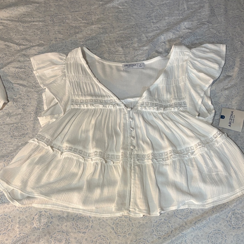 Arizona Jean Company White Flutter Sleeve Blouse